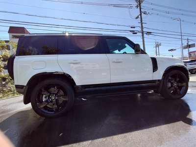 LAND ROVER DEFENDER - 10