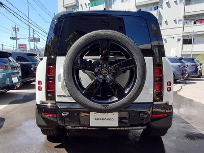 LAND ROVER DEFENDER - 9