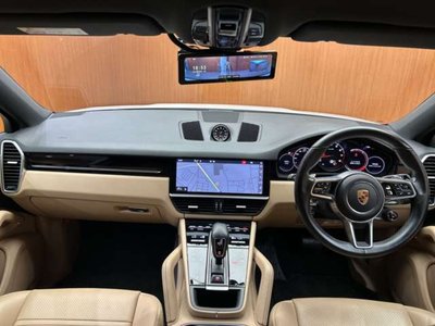 2020 Porsche CAYENNE photo 4