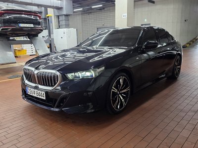 BMW 5 SERIES - 2