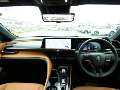 2024 Toyota CROWN SPORT photo 3