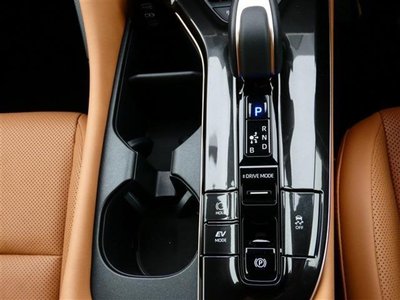 2024 Toyota CROWN SPORT photo 9
