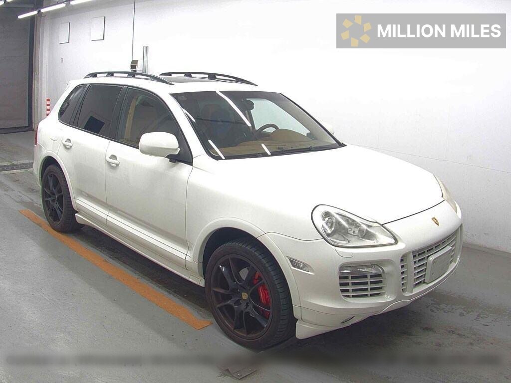 PORSCHE CAYENNE - View 1