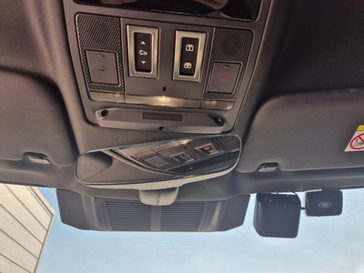 LAND ROVER DEFENDER - 8