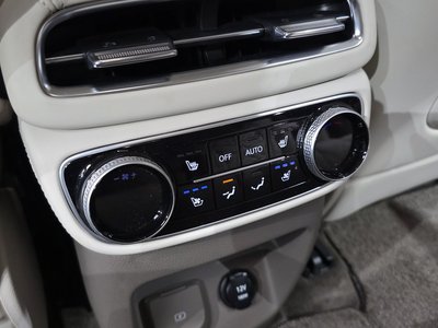 2022 Genesis GV80 thumbnail 28