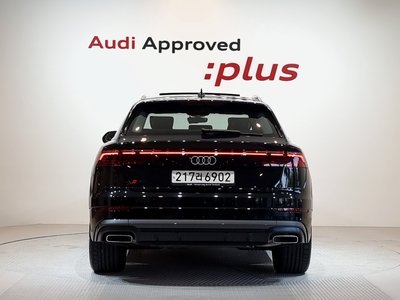 AUDI Q8 - 3