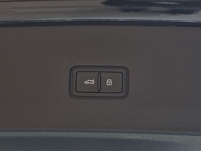 2024 AUDI Q8 — миниатюра 19