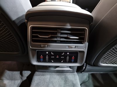 2024 AUDI Q8 — миниатюра 18
