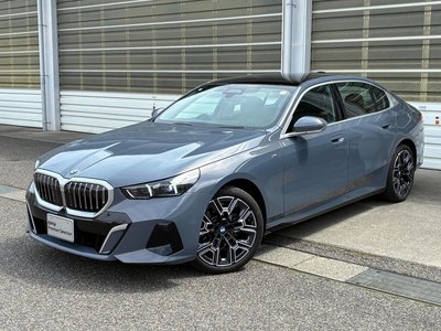 BMW 5 SERIES - 1