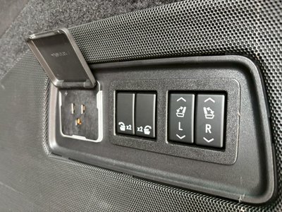 2021 Cadillac ESCALADE 缩略图 32