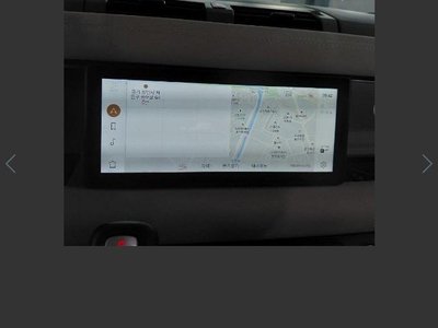 LAND ROVER DEFENDER - 8