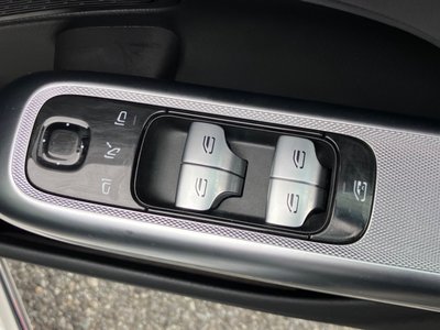 2025 Mercedes-BENZ E-CLASS 缩略图 35