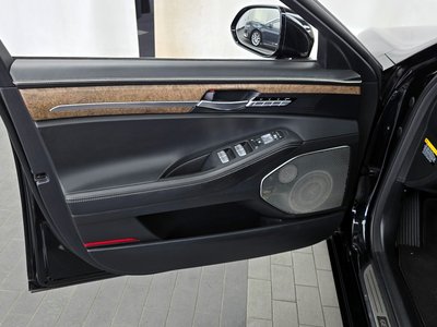 صورة مصغرة 14 لـ 2020 Genesis G90