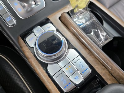 صورة مصغرة 32 لـ 2020 Genesis G90