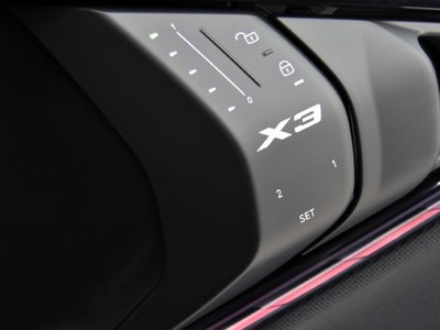 2025 BMW X3 thumbnail 24