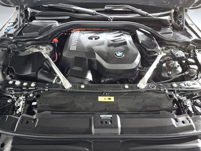2025 BMW 5 SERIES photo 7