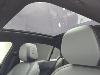 2025 BMW 5 SERIES thumbnail 21