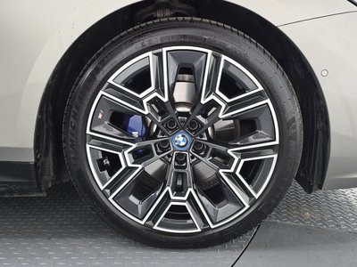 2025 BMW 5 SERIES photo 8