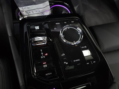 2025 BMW 5 SERIES thumbnail 12