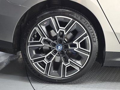 2025 BMW 5 SERIES photo 6