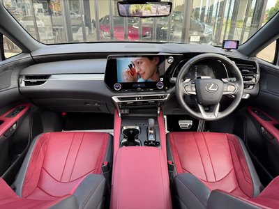2024 Lexus RX — миниатюра 18
