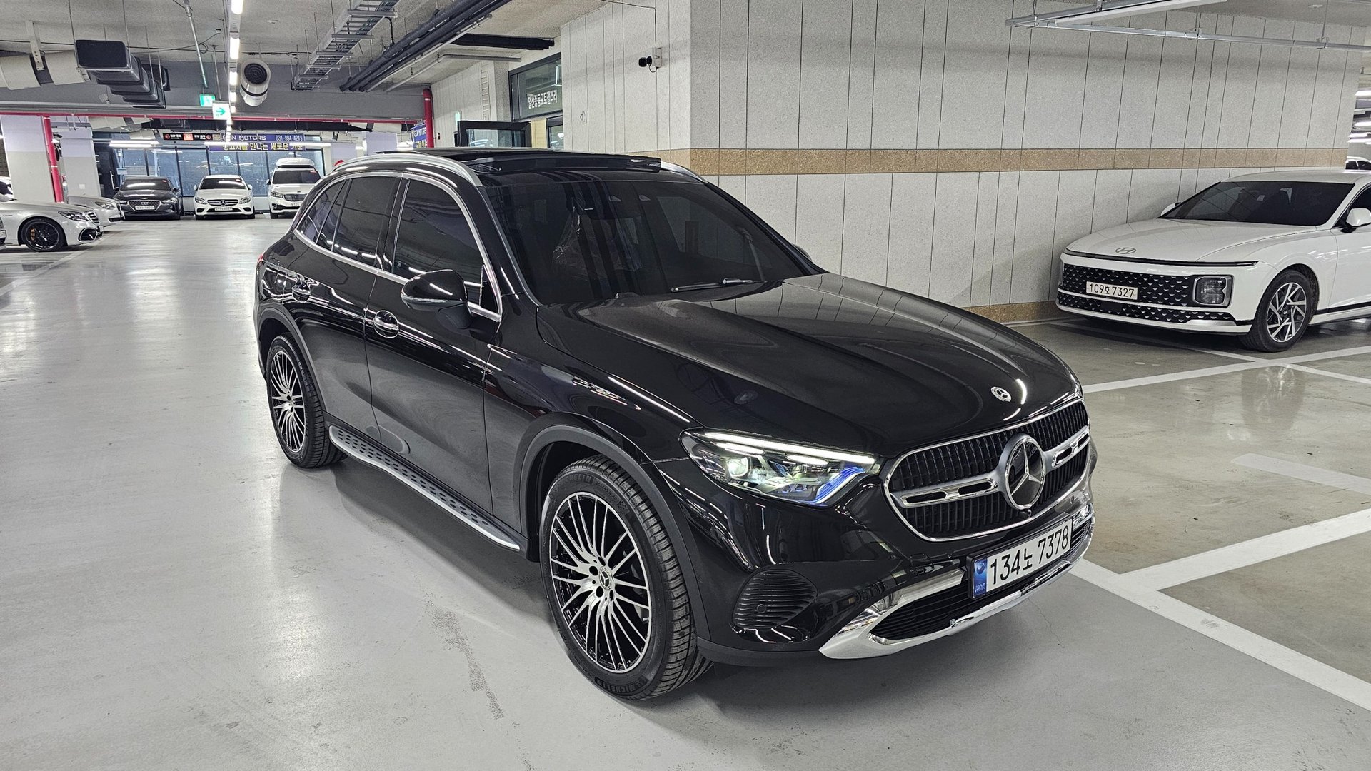 MERCEDES-BENZ GLC - View 1