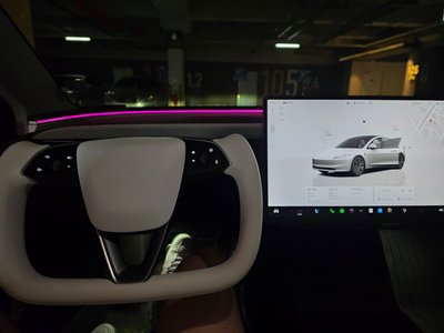 TESLA MODEL 3 - 9