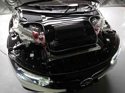 MERCEDES-BENZ EQE - 7