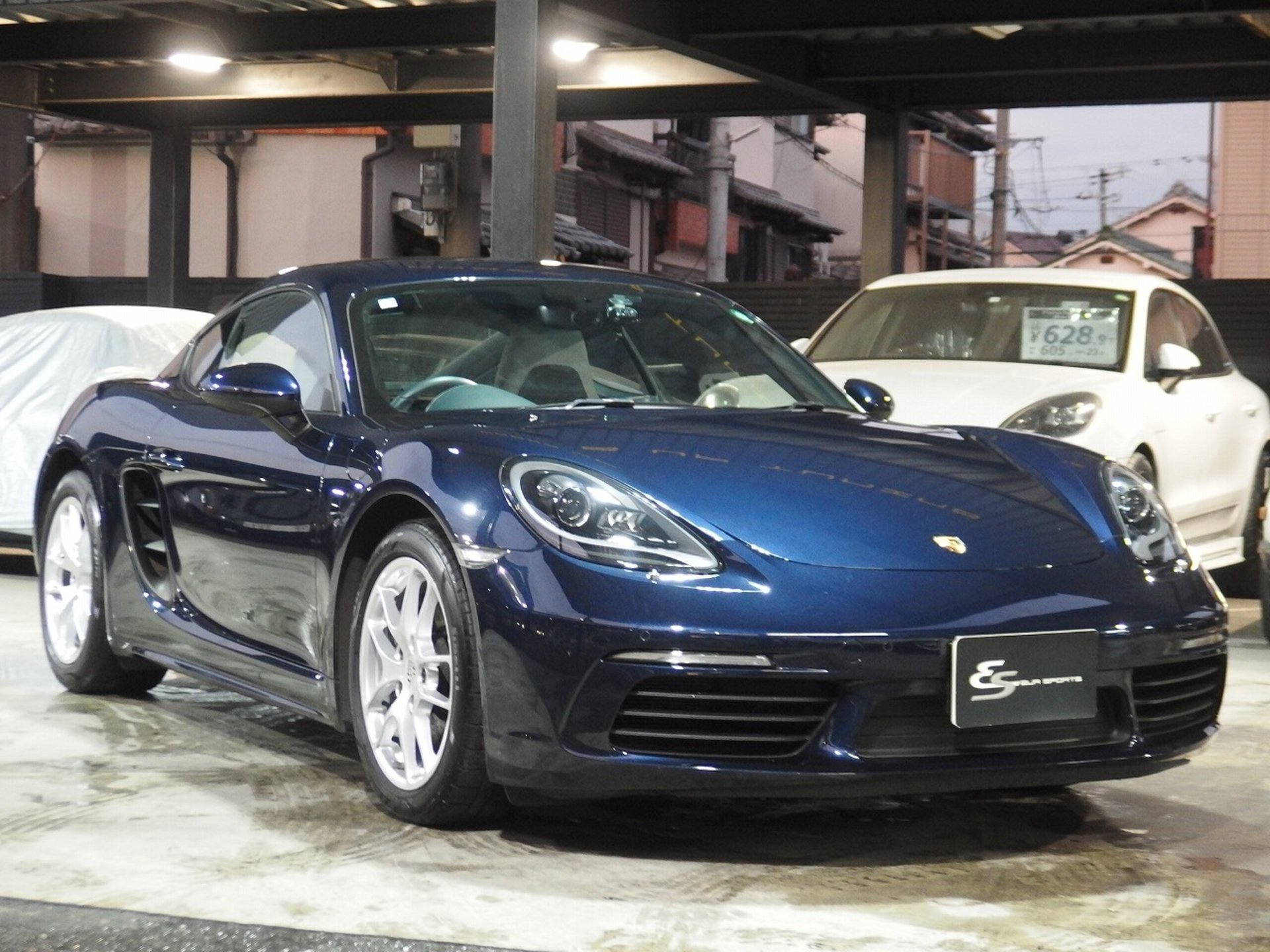 PORSCHE 718 CAYMAN - View 1