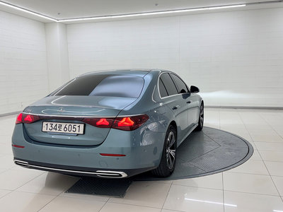 MERCEDES-BENZ E-CLASS - 6