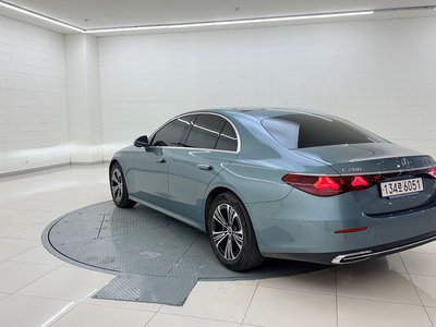 MERCEDES-BENZ E-CLASS - 2