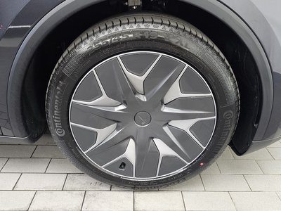 TESLA MODEL Y - 8