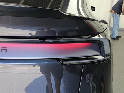 TESLA MODEL Y - 10