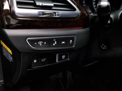2020 Genesis G90 — миниатюра 16