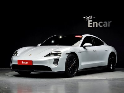 2023 Porsche TAYCAN photo 2