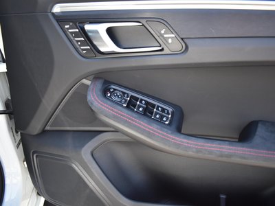 2018 Porsche MACAN 缩略图 26