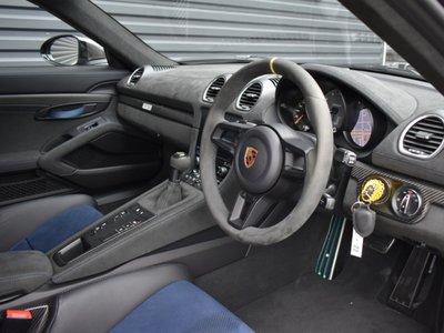 2023 Porsche 718 photo 10