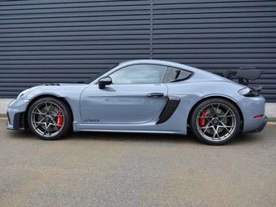 2023 Porsche 718 photo 2