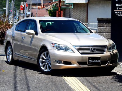 2011 LEXUS LS photo 1