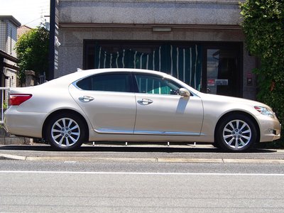 2011 LEXUS LS photo 7