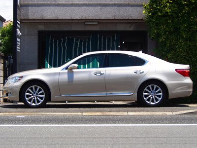 2011 LEXUS LS photo 8