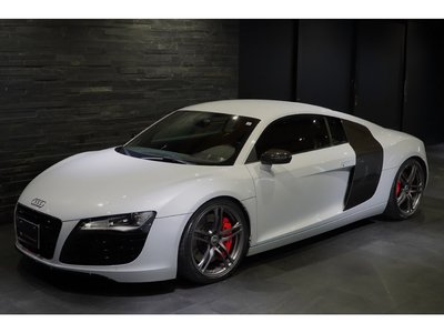 AUDI R8 - 8