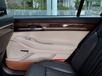 صورة مصغرة 13 لـ 2021 Genesis G90