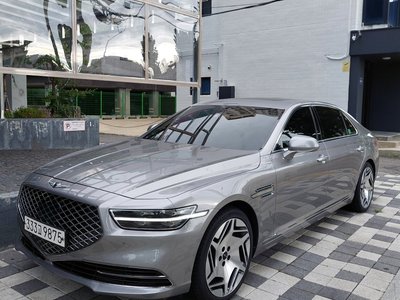 2021 Genesis G90 photo 1
