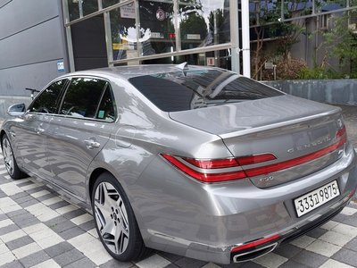 2021 Genesis G90 photo 5
