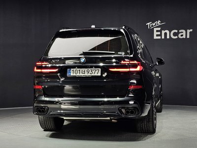 صورة 3 لـ 2025 BMW X7