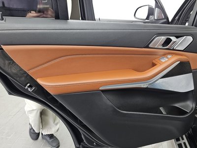 2025 BMW X7 — миниатюра 15