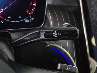 MERCEDES-BENZ GLC - 9