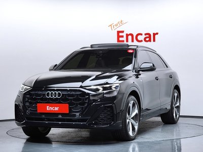 AUDI Q8 - 1