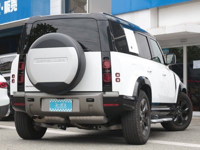 LAND ROVER DEFENDER - 9